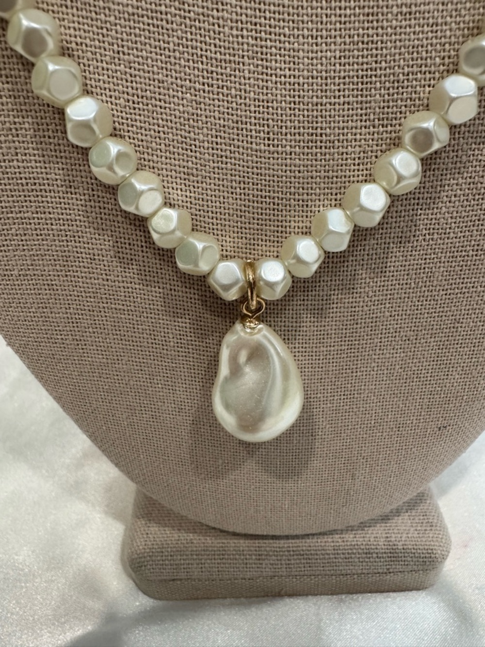 LOFT Cream Pearl Bead Necklace with Teardrop Pendant - Picture 3 of 6